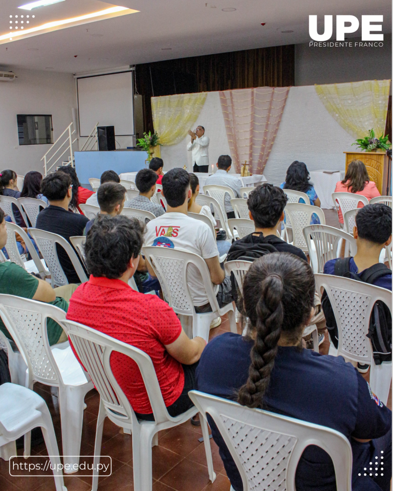 Misa en la UPE: Celebración Eucarística y Viacrucis 